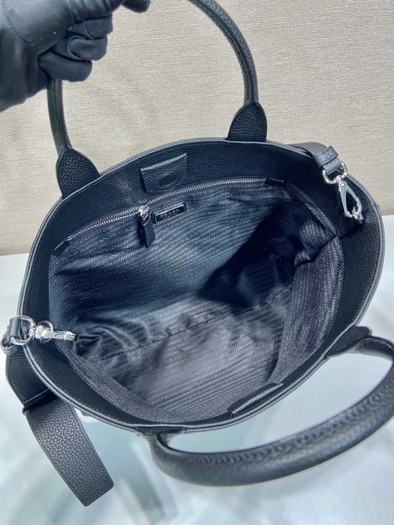 Pra*a tote bags